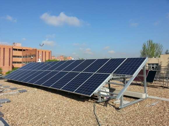 USE OF PV PLANTS MONITORING TO CHARACTERIZE PV ARRAYS POWER J.M. Carrillo (*), F. Martínez-Moreno Instituto de Energía Solar Universidad Politécnica de Madrid.