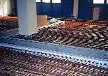The floor panels of recording studios, cinemas and event halls are also often separated.