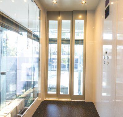 ENGINEERED WITH EXCELLENCE COMMERCIAL MAXI SUITE LIFT Complying to AS1735.