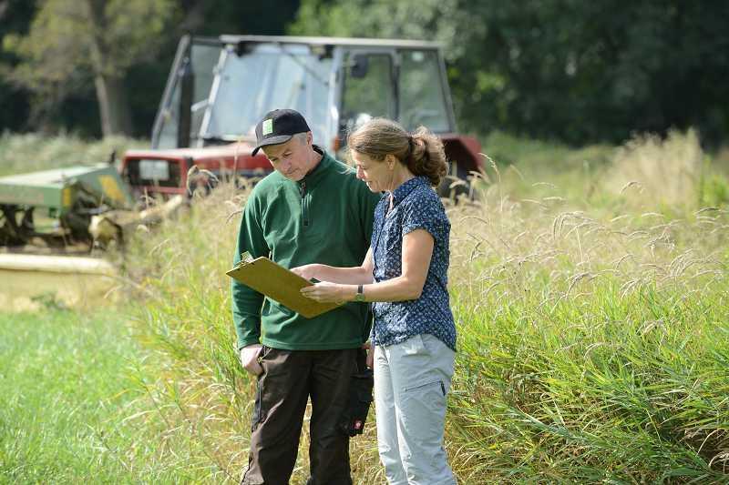 Example 2: Farmer advisory service for nature conservation in Germany Site: Landcare Associations all over Germany The German Association for Landcare - Landcare Germany (DVL) is the umbrella