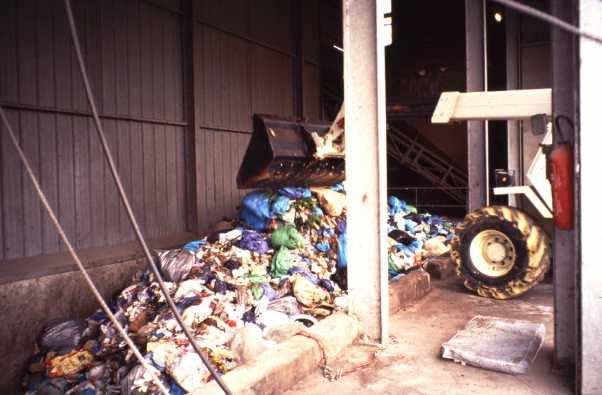 INTRODUCTION The European policy for URBAN WASTE treatment and disposal states the following priorities: 1.