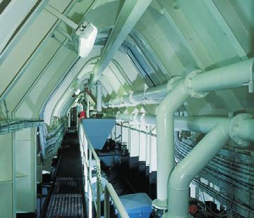 The IBAU Pumps and rotary piston blowers are placed in the midship tunnel. The midship tunnel eliminates an additional bottom-to-deck hold for the discharge equipment.