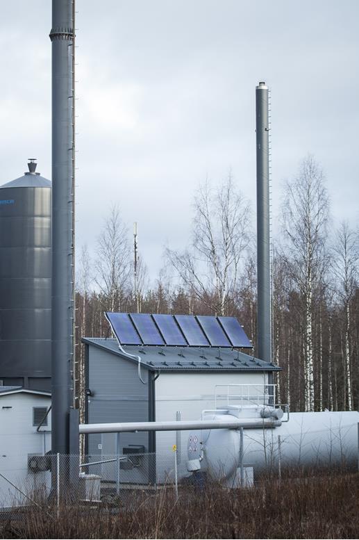 Case Savon Voima: Pilot solar/biomass hybrid First RES hybrid pilot replacing fossil fuel based DH unit Wood pellet burner; 500 kw th Solar thermal collectors (by SavoSolar); 8 kw, 12 m 2 Electric