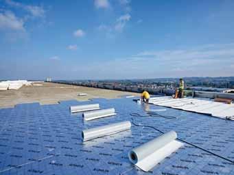 utherm Flat Roof PIR L λ 0,022 W/mK UTHERM Flat Roof PIR L is a high performance rigid PIR foam insulation board. The board comprises a gastight, low emissivity aluminium composite foil facing.