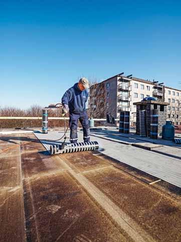utherm Flat Roof PIR BG λ 0,025-0,027 W/mK UTHERM Flat Roof PIR BG is a high performance rigid PIR foam insulation board. The board comprises a bitumen glass tissue facing.