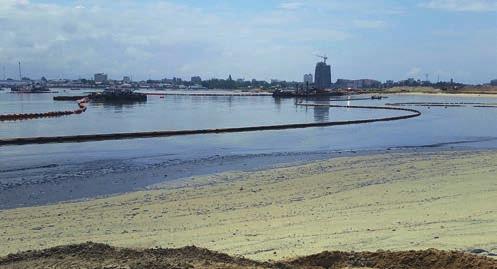 Over the entire length as far as Ziguinchor, the old buoyage was removed and new navigation aids were installed.