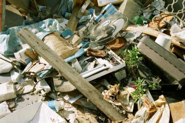 Waste Management in Hong Kong the Challenges 13,800 tonnes of