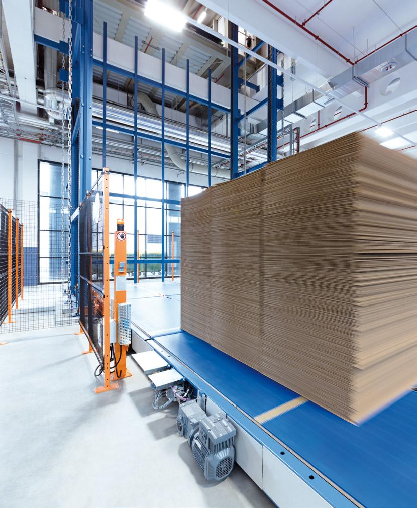 06 INTRALOGISTICS FOR CORRUGATED PAPER 07 Standard solutions off the shelf? You will definitely not get them from us for the corrugated paper and solid wood industry!