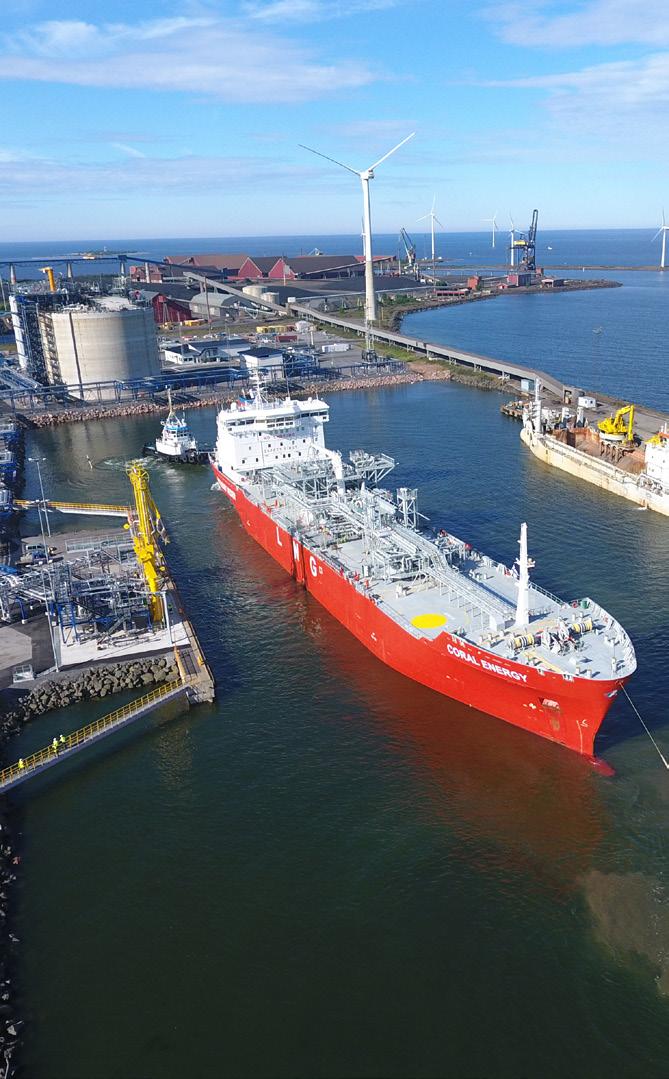 LNG A CLEANER ALTERNATIVE FOR TRANSPORT AND INDUSTRY PIONEER IN LNG Liquefied natural gas is a low-emission and competitive power source, used in industries outside of the natural gas network, in