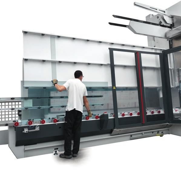 MAXIMUM PRODUCTIVITY Thanks to the tandem machining process, work pieces can be loaded and unloaded while the