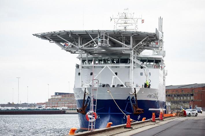 and Karlshamn (SWE) > Surveys Over 51,000 line km of surveys completed using 31 different vessels > Permits National process ongoing Public meetings