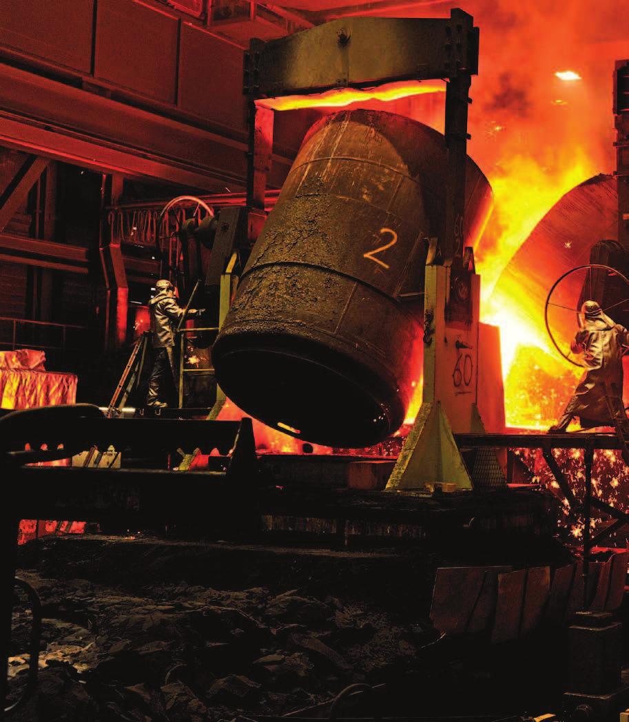 Closed-die forging press for the Nanshan Group: World record casting with 320 t of molten iron With the casting of a 320 t lower press beam, which is part of a 12,500 t closed-die forging press for