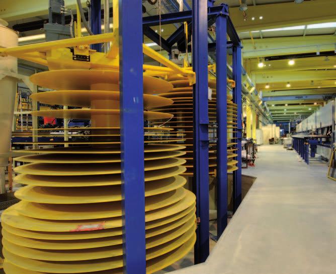 SIEMPELKAMP MACHINERY AND PLANTS The second line was installed in 1990: The second double belt line focused on automation and a high production capacity and flexibility.